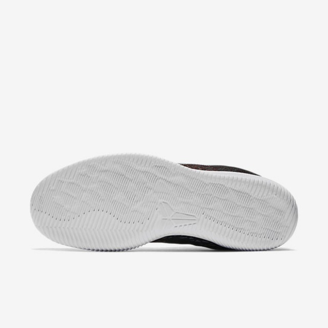 SEPATU BASKET NIKE Mamba Instinct