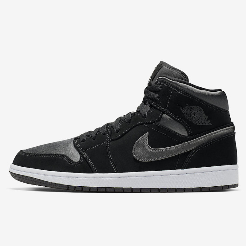 Sepatu Basket Air Jordan Aj Mid Se Black Grey