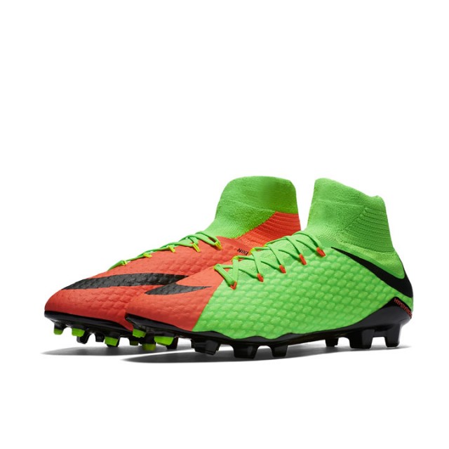 SEPATU FOOTBALL NIKE  Hypervenom Phatal III DF FG