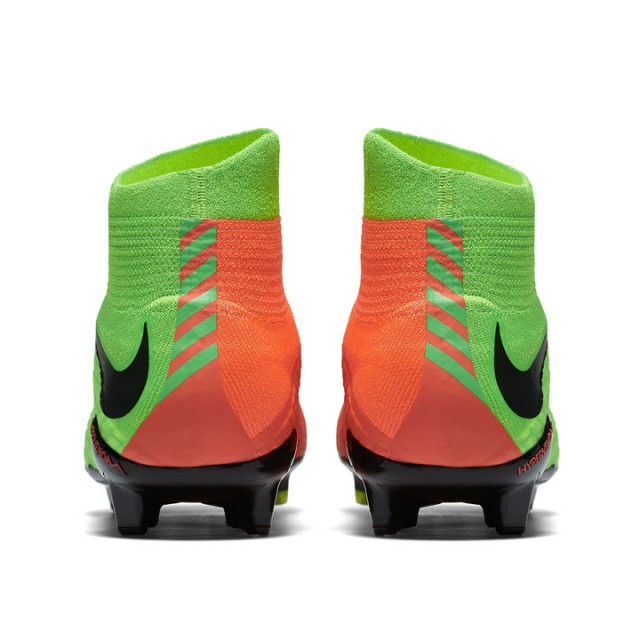 SEPATU FOOTBALL NIKE  Hypervenom Phatal III DF FG