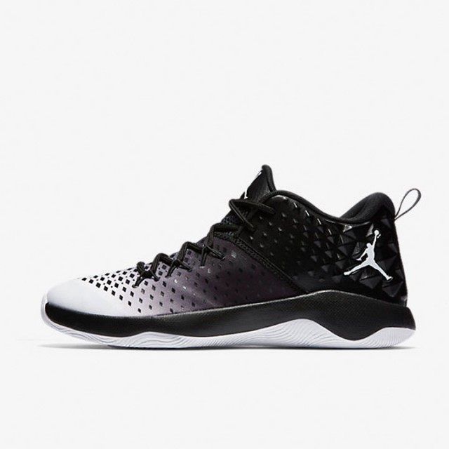 SEPATU BASKET AIR JORDAN Extra.Fly
