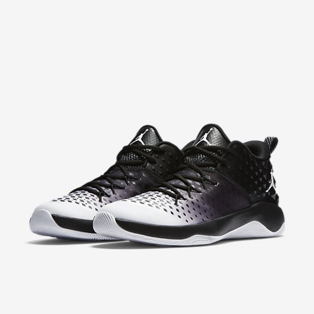 SEPATU BASKET AIR JORDAN Extra.Fly