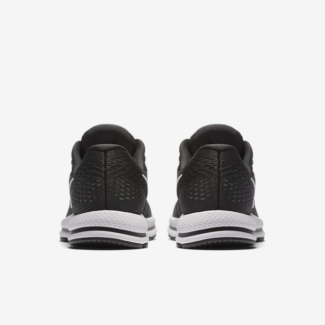SEPATU LARI NIKE Wmns Air Zoom Vomero 12