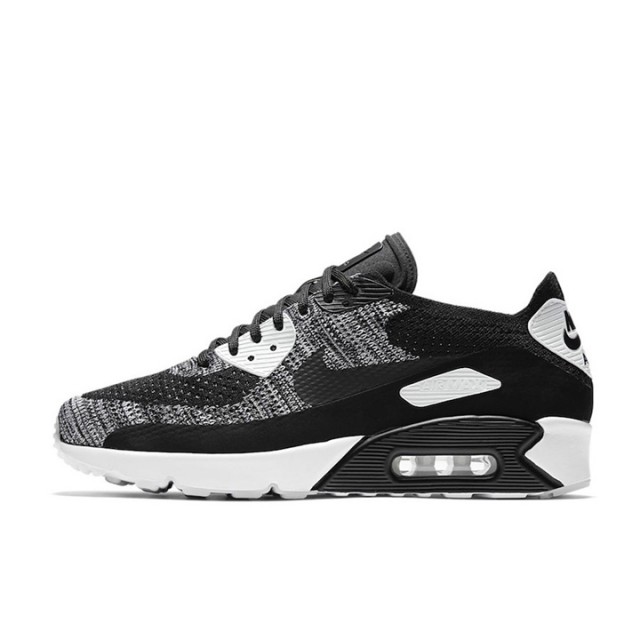 Sepatu Sneakers Nike Air Max 90 Ultra Flyknit Oreo
