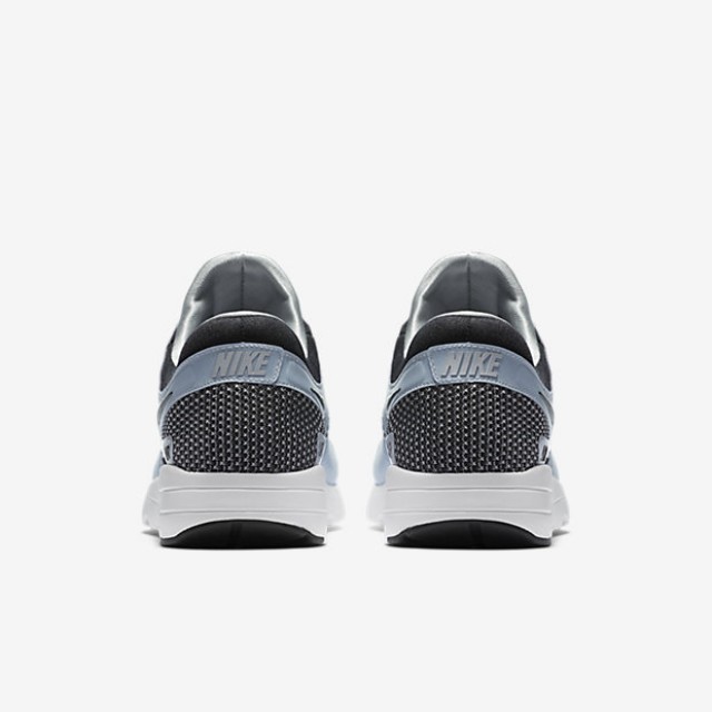 SEPATU SNEAKERS NIKE Air Max Zero Essential