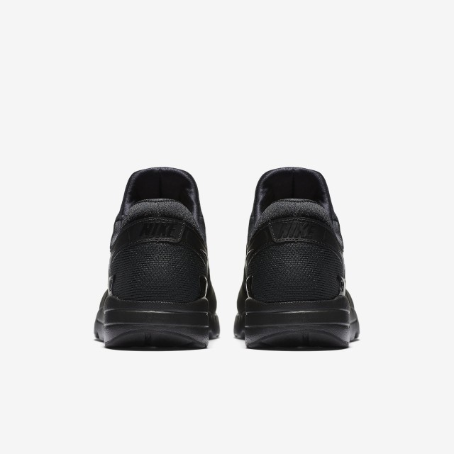SEPATU SNEAKERS NIKE Air Max Zero Essential