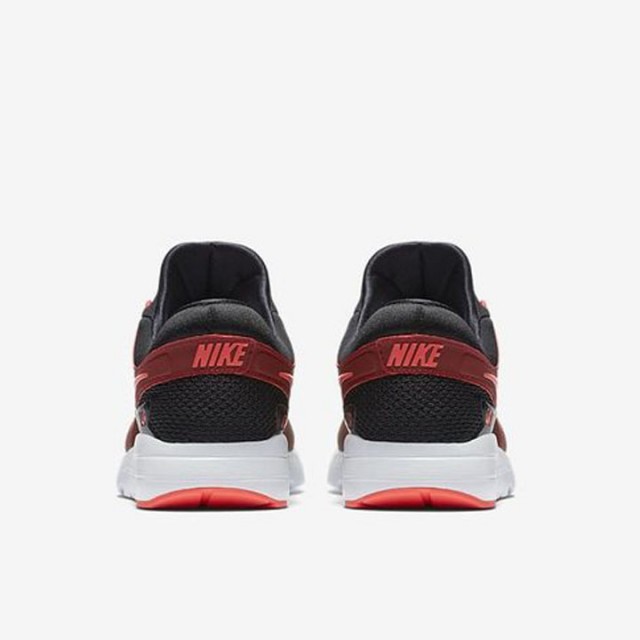 SEPATU SNEAKERS NIKE Air Max Zero Essential