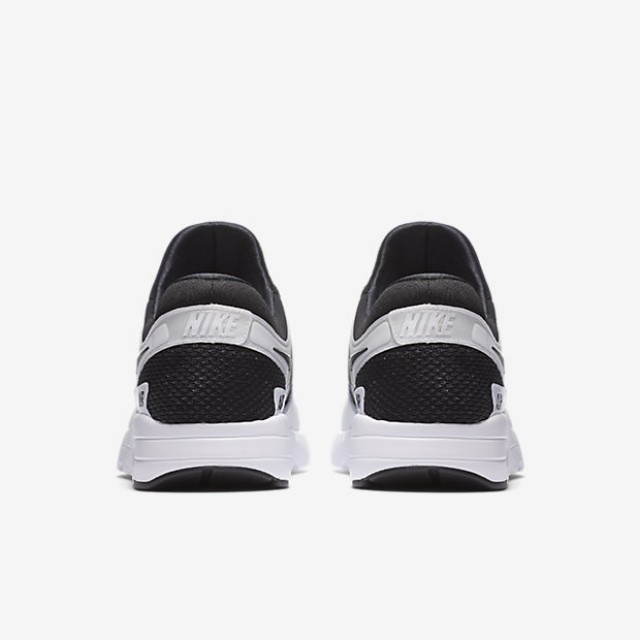 SEPATU SNEAKERS NIKE Air Max Zero Essential