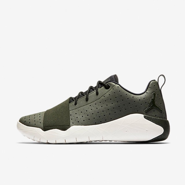 SEPATU SNEAKERS AIR JORDAN 23 Breakout