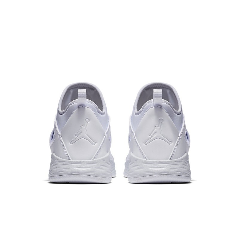 SEPATU BASKET AIR JORDAN Formula 23