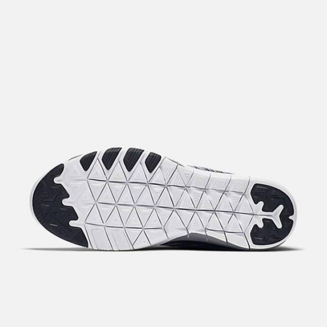 SEPATU TRAINING NIKE Wmns Free TR 6 AMP