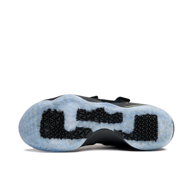 SEPATU BASKET NIKE Lebron Soldier XI SFG