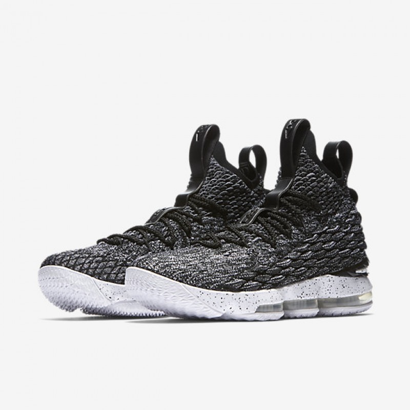 SEPATU BASKET NIKE Lebron 15