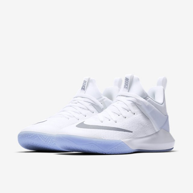 SEPATU BASKET NIKE Zoom Shift