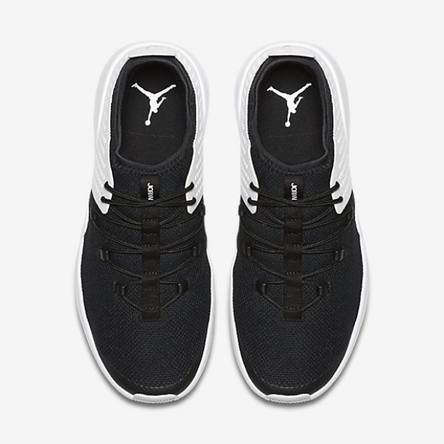 SEPATU SNEAKERS AIR JORDAN Express
