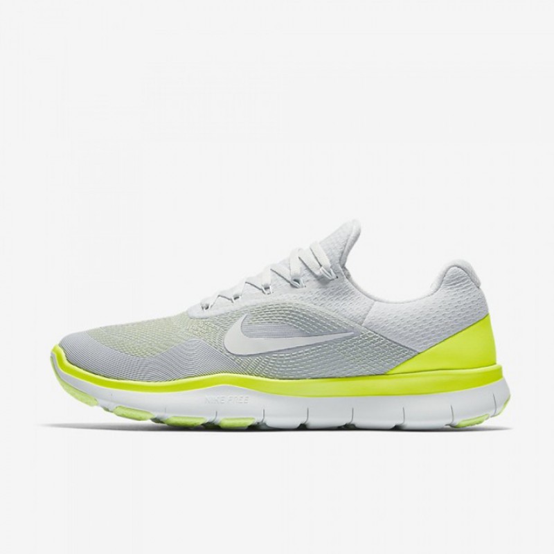 SEPATU LARI NIKE Free Trainer V7