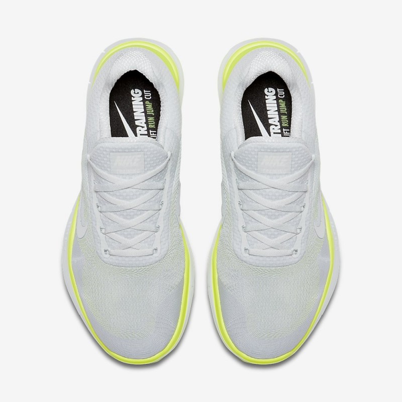 SEPATU LARI NIKE Free Trainer V7