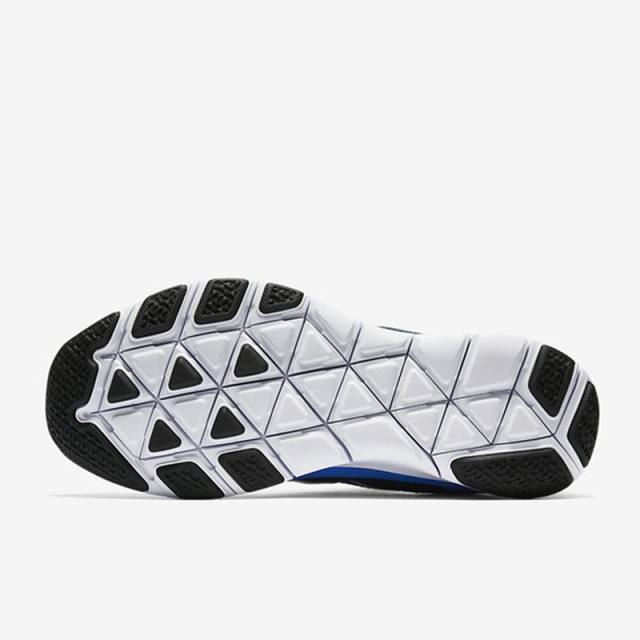 SEPATU TRAINING NIKE Free Trainer V7