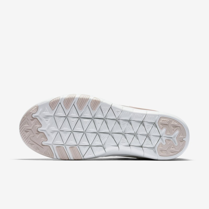 SEPATU LARI NIKE Wmns Free TR7 AMP