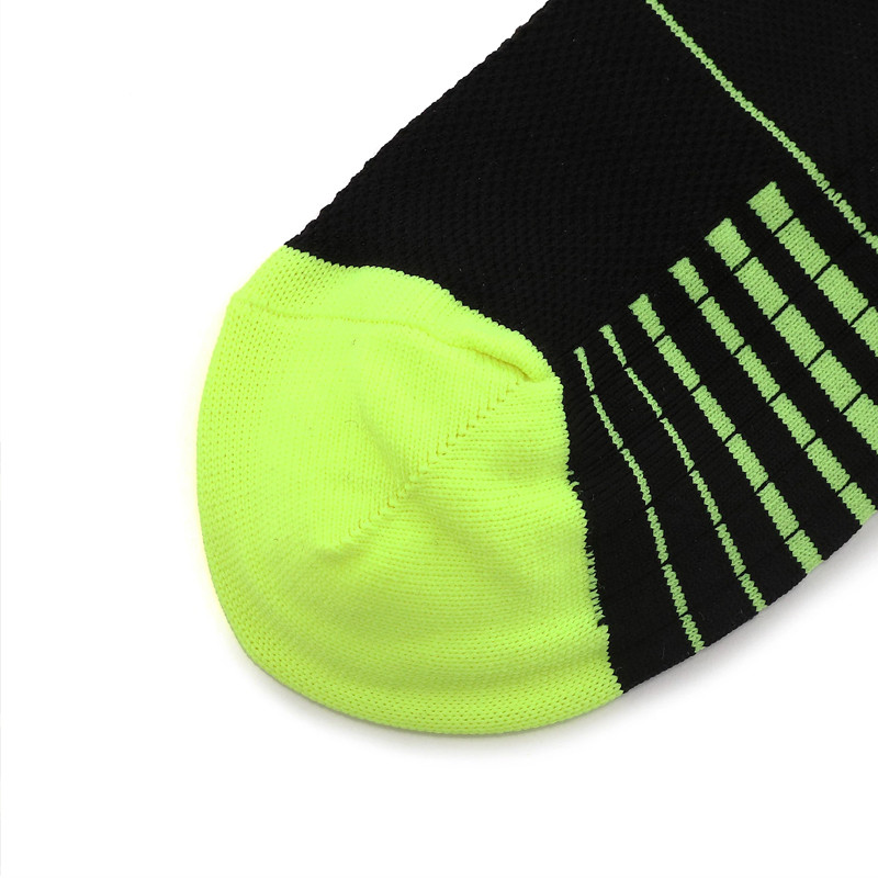 KAOS KAKI SNEAKERS PUMA Performance Train Light Sneaker Socks