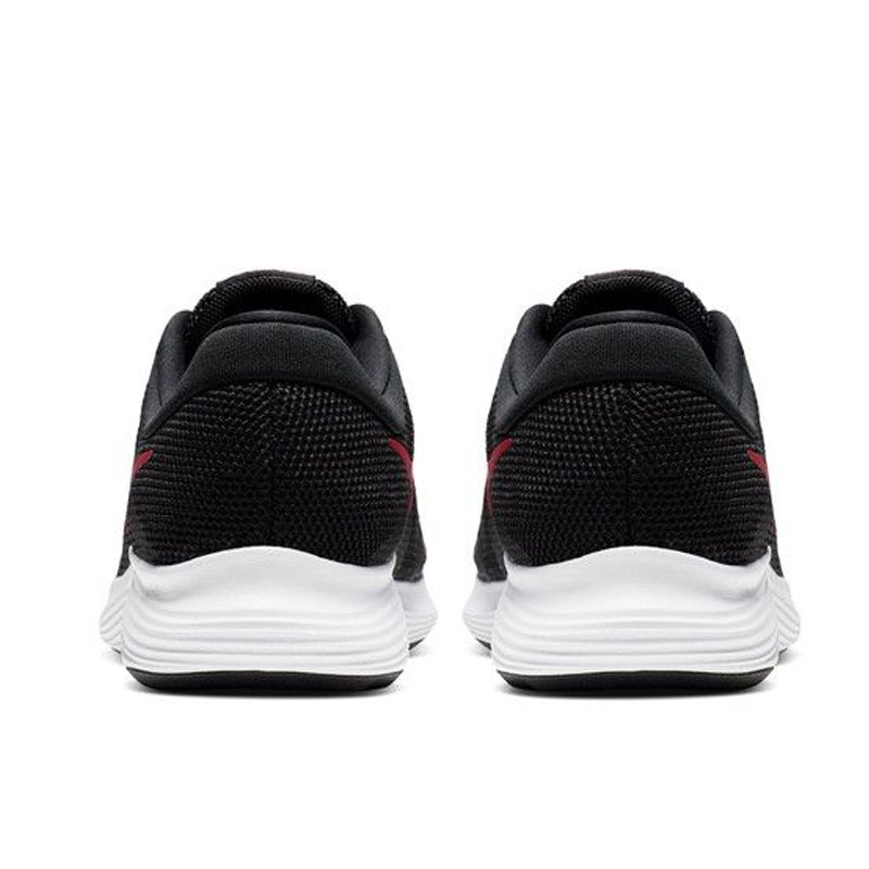 SEPATU LARI NIKE Revolution 4