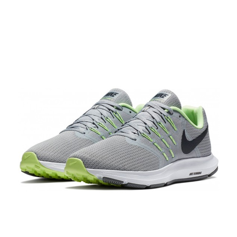 SEPATU LARI NIKE Run Swift