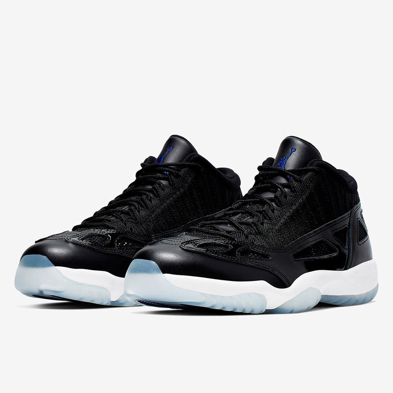 SEPATU BASKET AIR JORDAN AJ 11 Retro Low IE