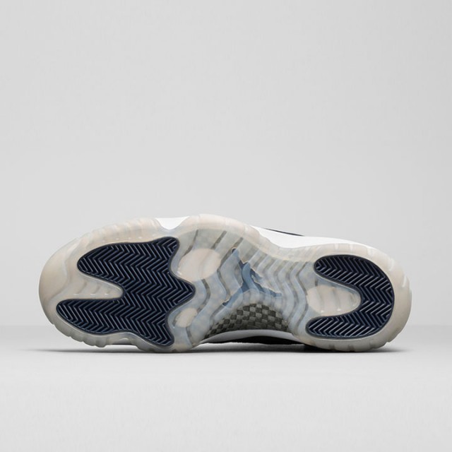 SEPATU BASKET AIR JORDAN AJ 11 Retro Low I.E.