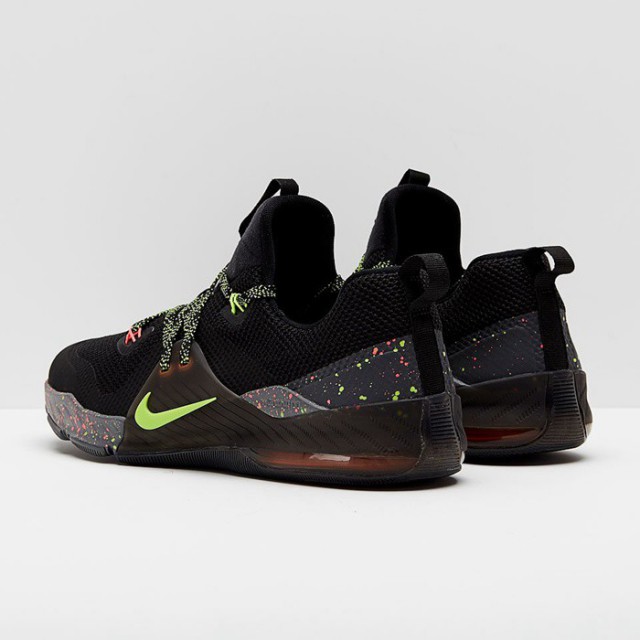 SEPATU TRAINING NIKE Zoom Train Command