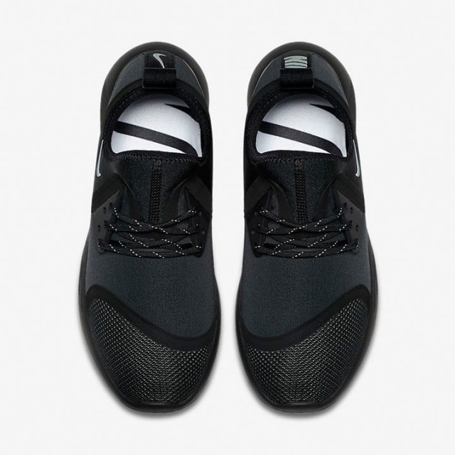 SEPATU SNEAKERS NIKE Lunarcharge Essential