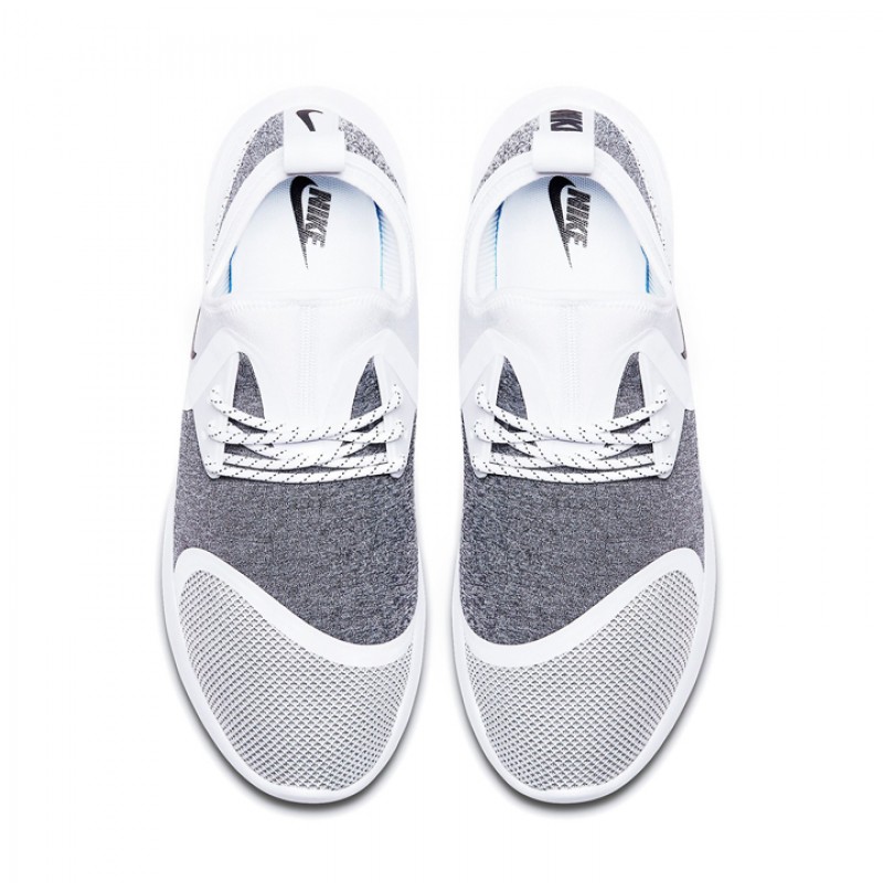 SEPATU SNEAKERS NIKE Lunarcharge Essential