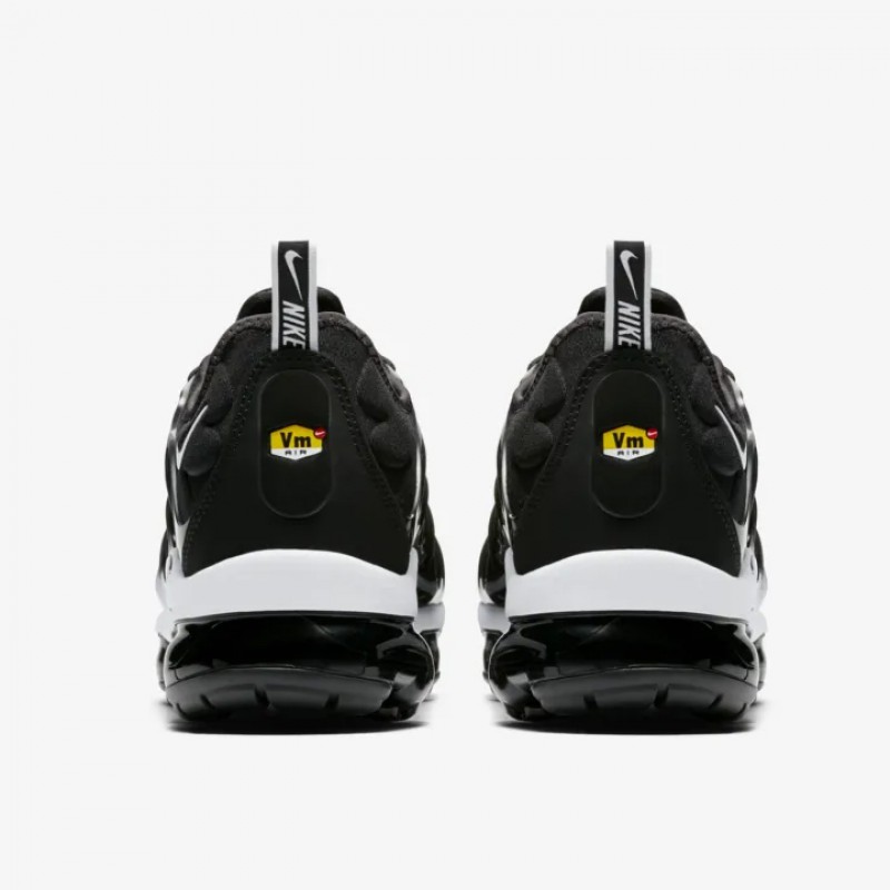SEPATU SNEAKERS NIKE Air Vapormax Plus