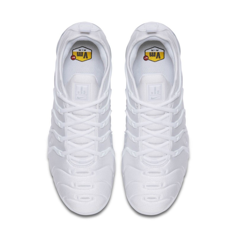 SEPATU LARI NIKE Air VaporMax Plus