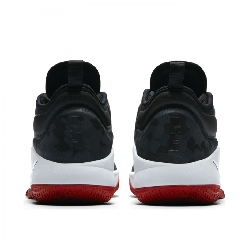 SEPATU BASKET NIKE Lebron Witness 2