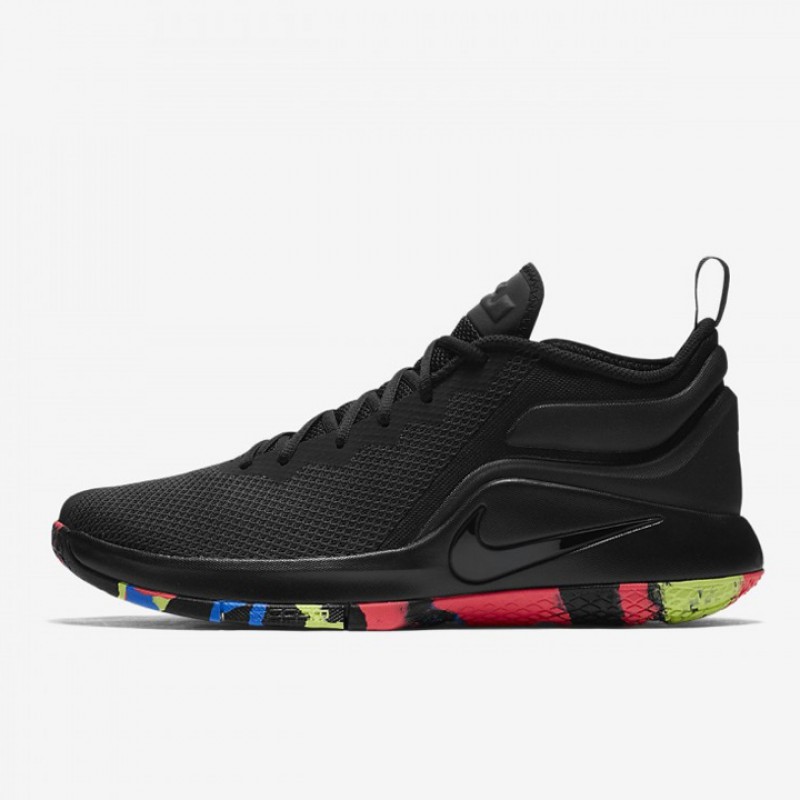 SEPATU BASKET NIKE Lebron Witness 2