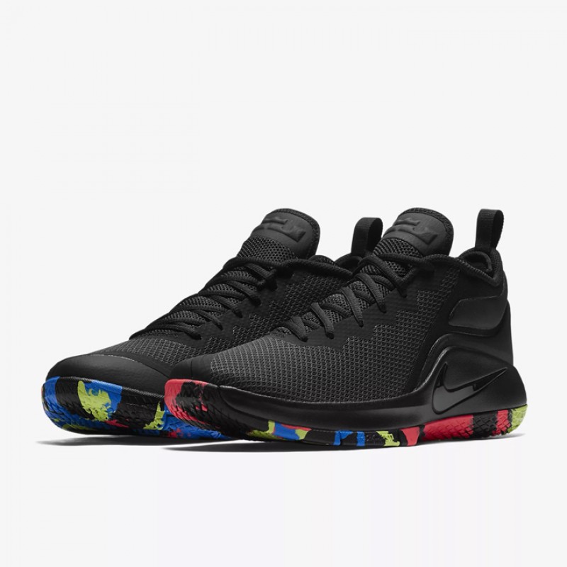 SEPATU BASKET NIKE Lebron Witness 2
