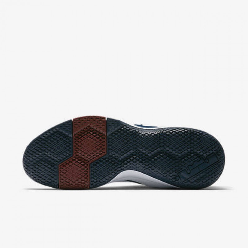 SEPATU BASKET NIKE Lebron Witness 2