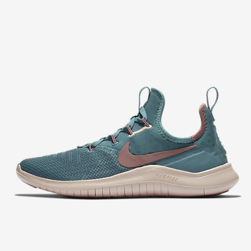 SEPATU LARI NIKE Wmns Free TR 8