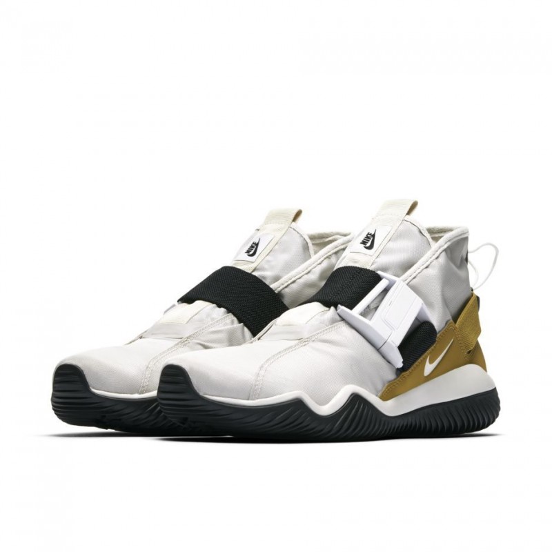 SEPATU SNEAKERS NIKE Komyuter SE