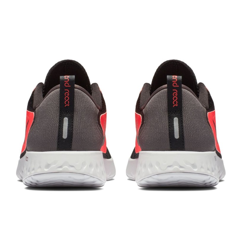 SEPATU LARI NIKE Legend React