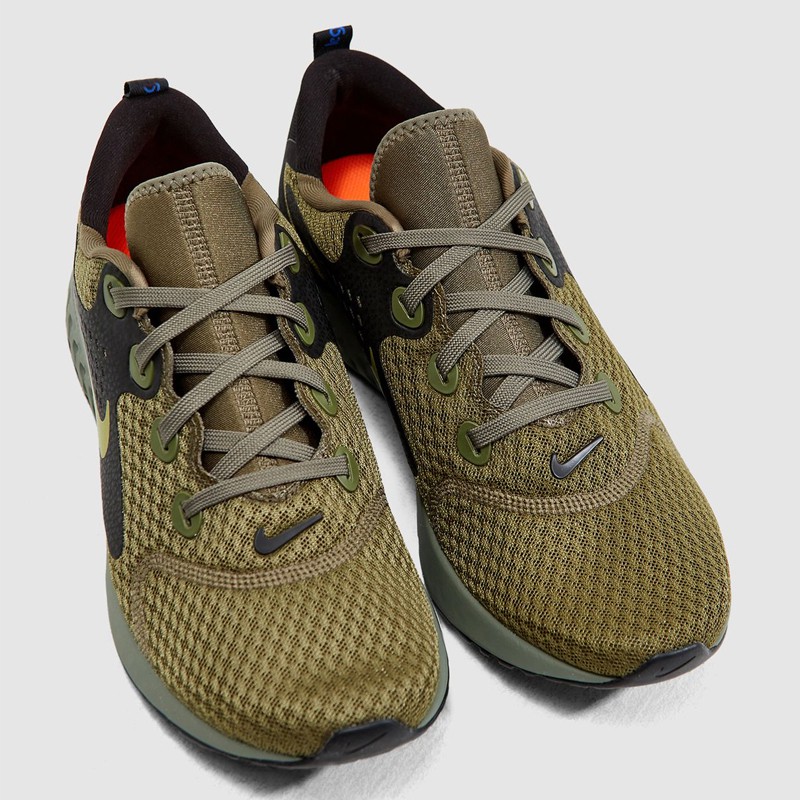 SEPATU LARI NIKE Legend React