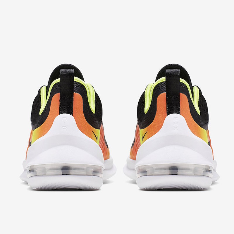SEPATU LARI NIKE Air Max Axis Premium