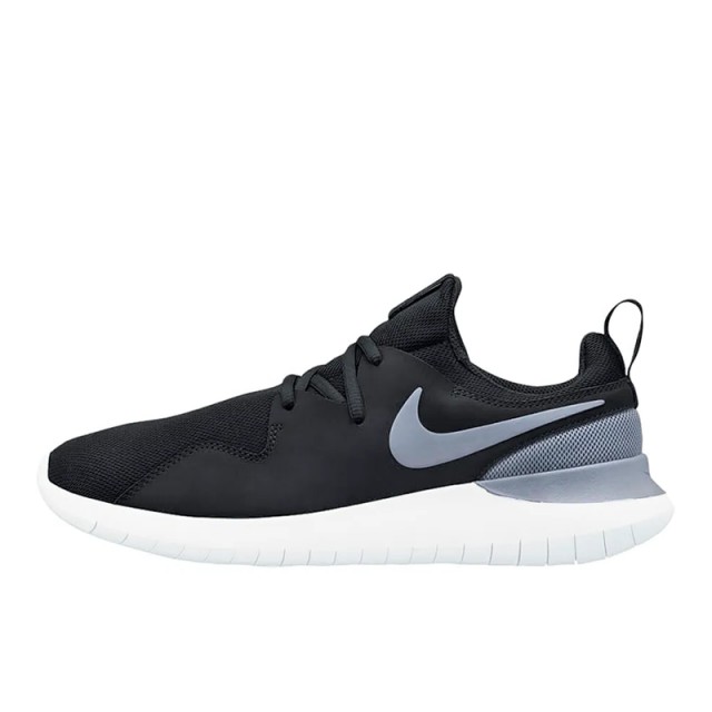 SEPATU LARI NIKE Tessen