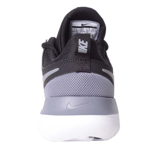 SEPATU LARI NIKE Tessen
