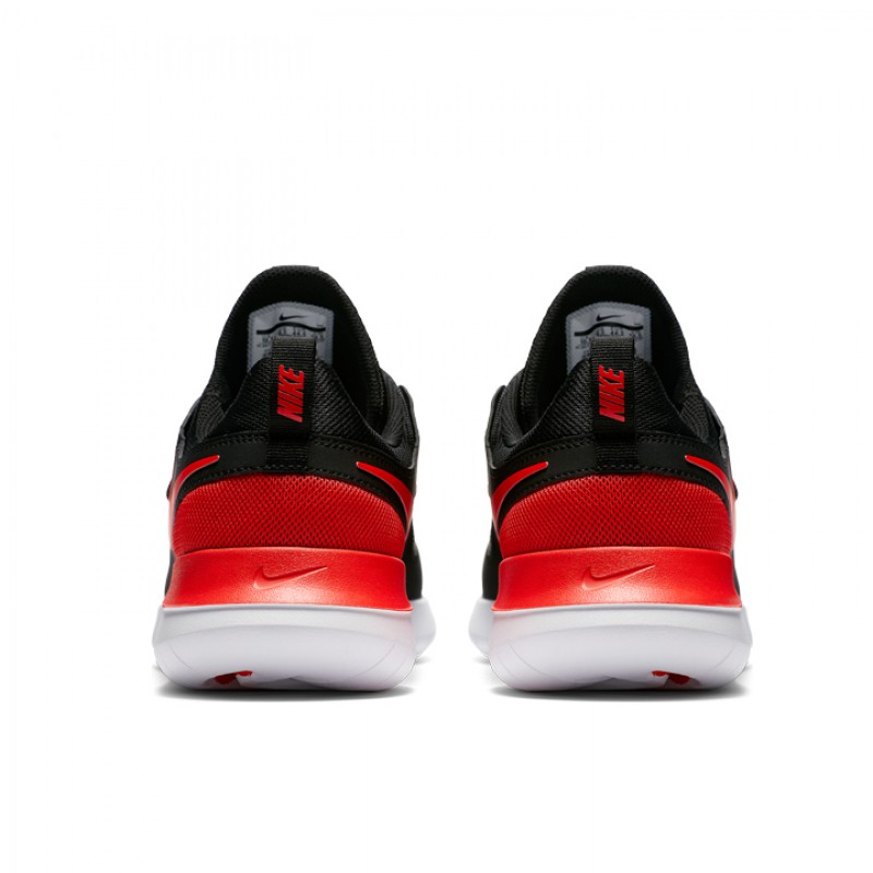 SEPATU LARI NIKE Tessen