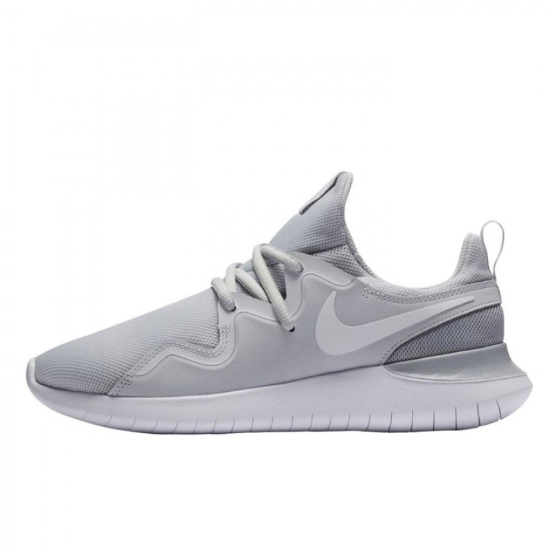 nike tessen sneakers