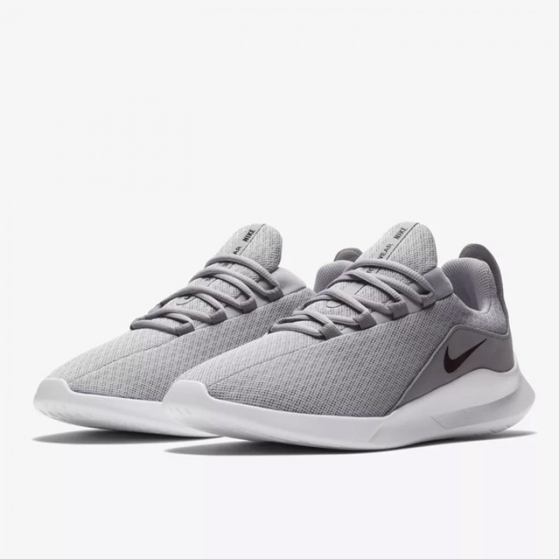SEPATU SNEAKERS NIKE Viale