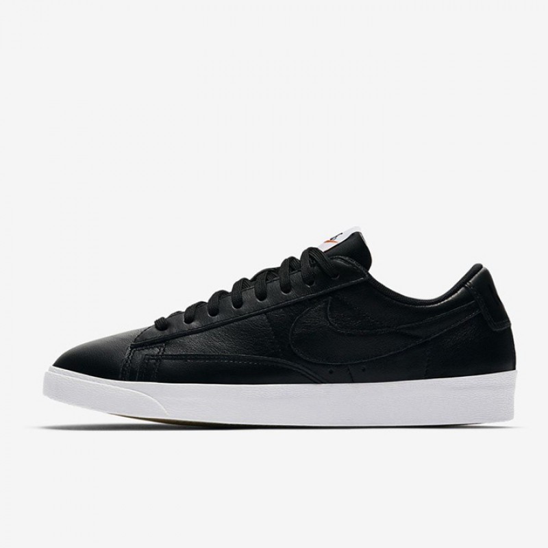SEPATU SNEAKERS NIKE Wmns Blazer Low LE