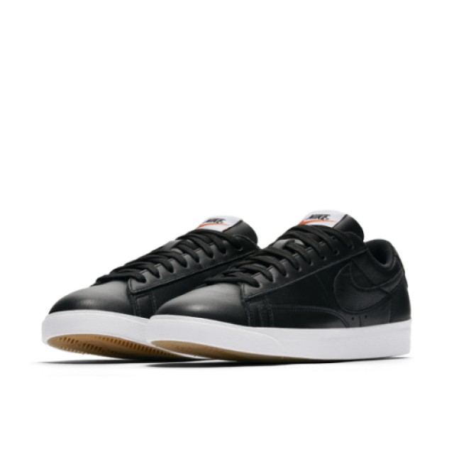SEPATU SNEAKERS NIKE Wmns Blazer Low LE