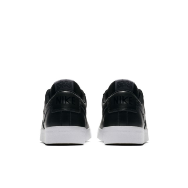 SEPATU SNEAKERS NIKE Wmns Blazer Low LE